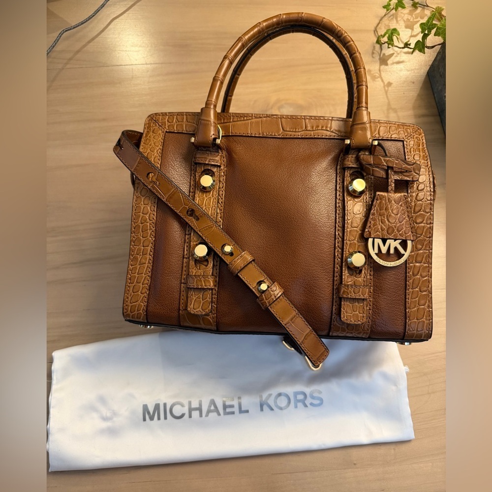 Michael Kors Collins Studded MD Satchel - Walnut New With Tags - Picture 9 of 9